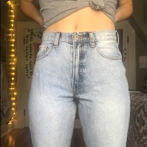 BRANDY MELVILLE JEANS